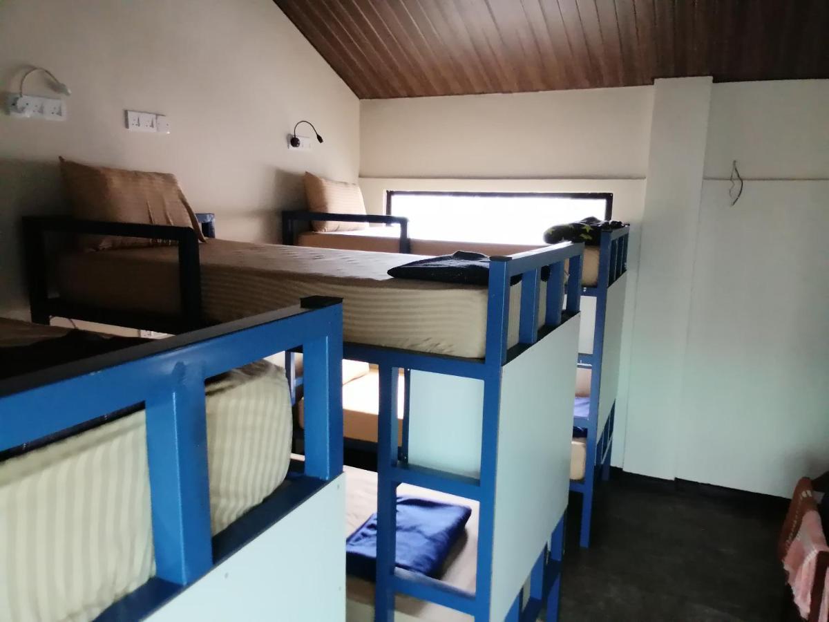 Pub Ceylon Hostel Ела Екстериор снимка