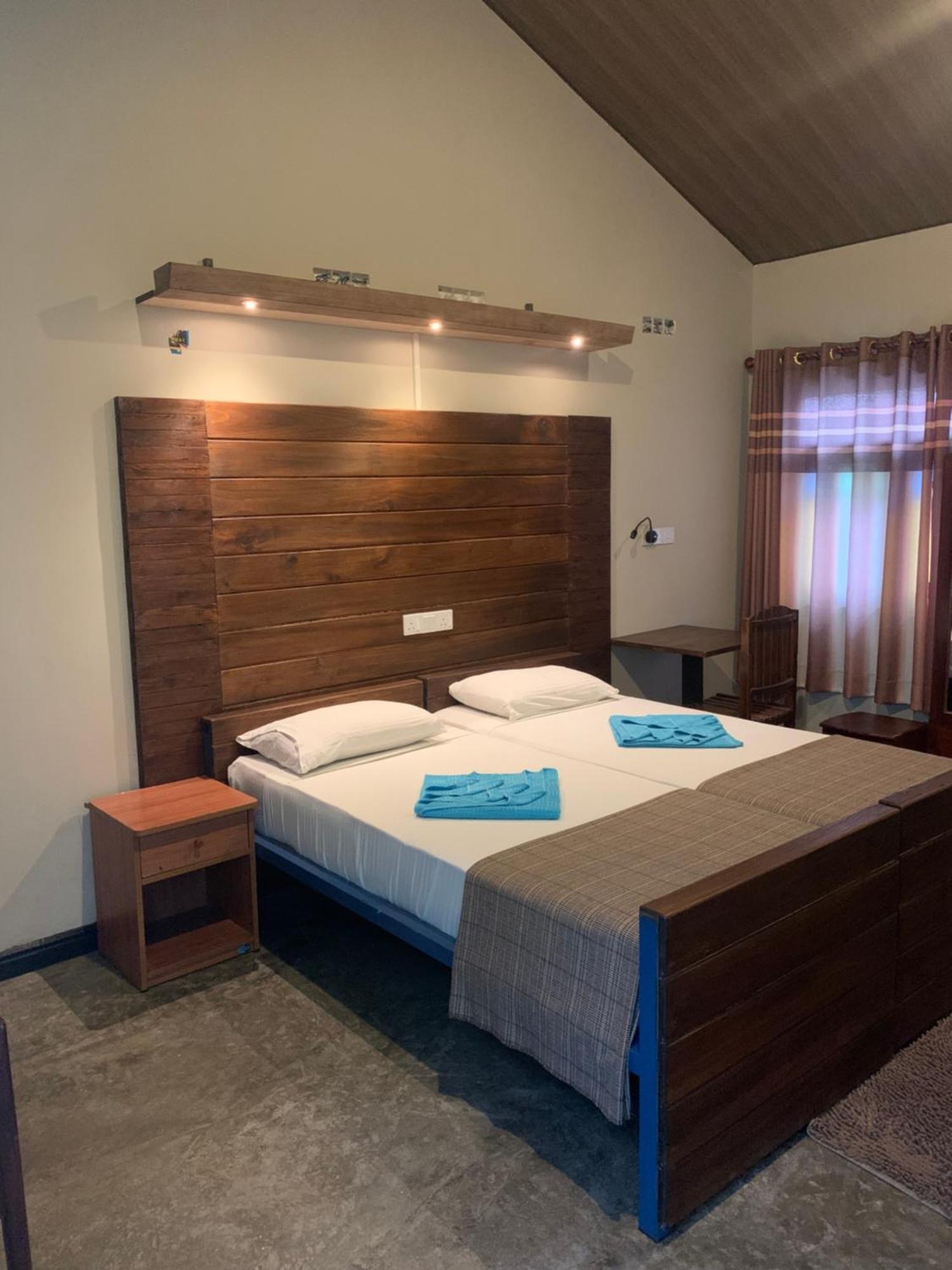 Pub Ceylon Hostel Ела Екстериор снимка
