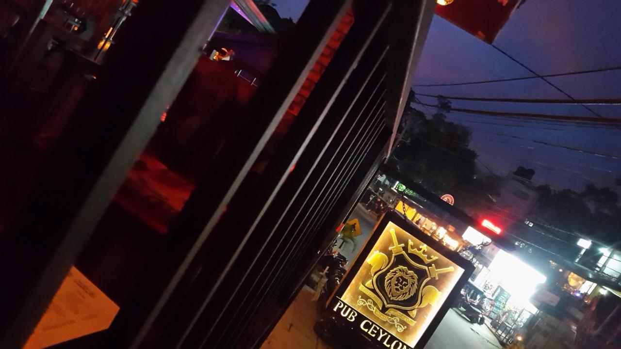 Pub Ceylon Hostel Ела Екстериор снимка